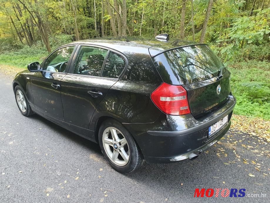 2010' BMW Serija 1 118D photo #3
