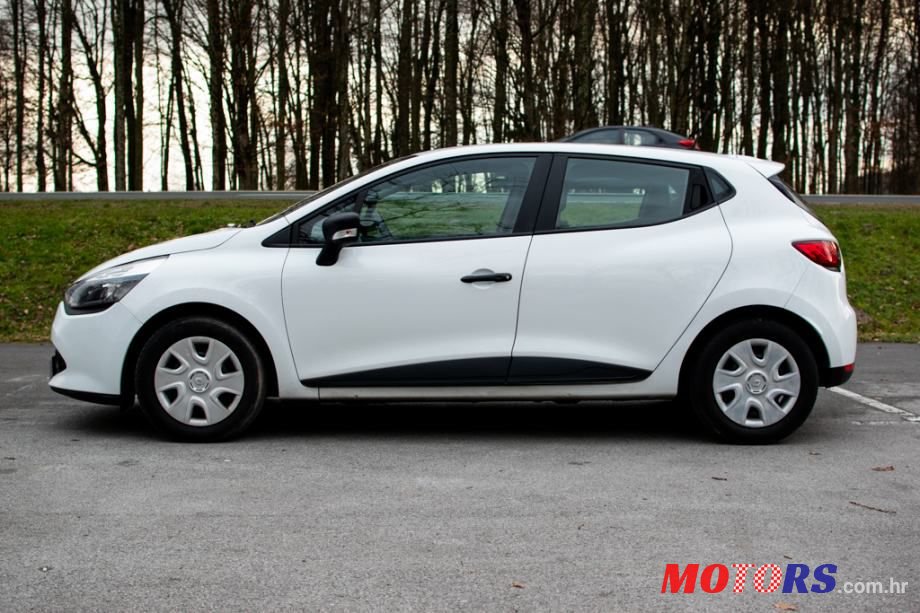 2014' Renault Clio photo #3