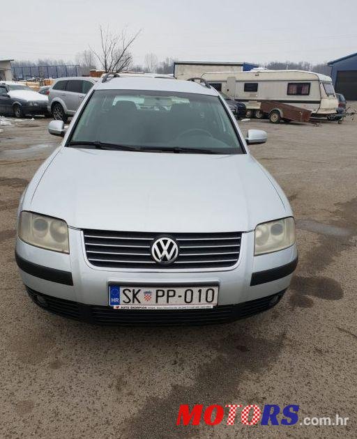2003' Volkswagen Passat Variant photo #1