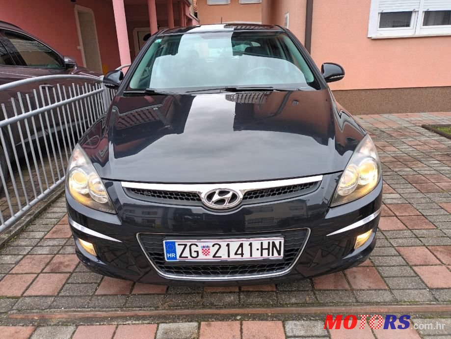 2009' Hyundai i30 1,6 Crdi photo #1