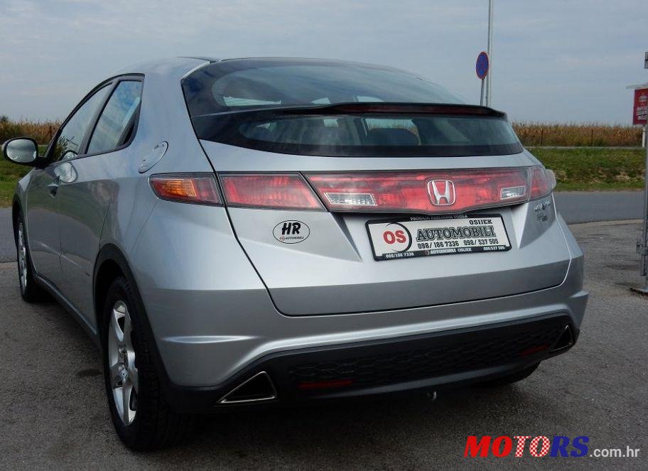 2008' Honda Civic 2.2 I-Ctdi Limited Edition photo #2