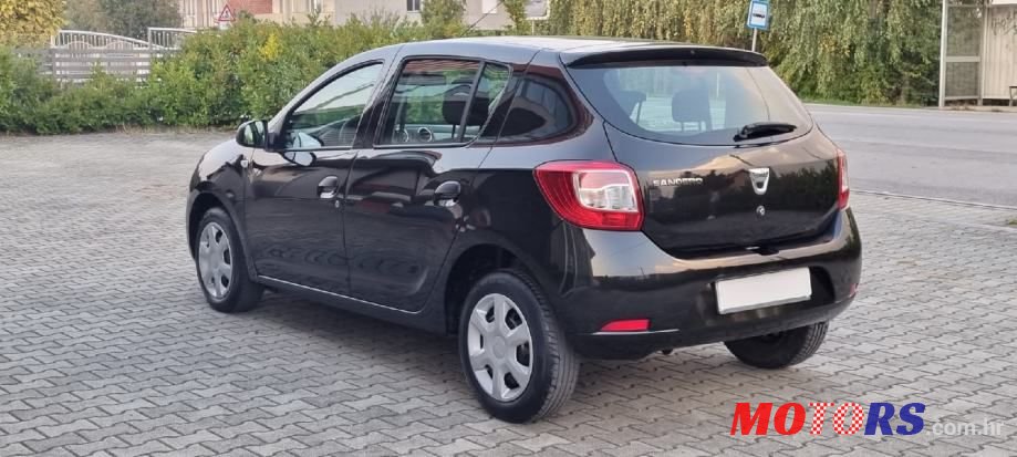 2014' Dacia Sandero photo #5