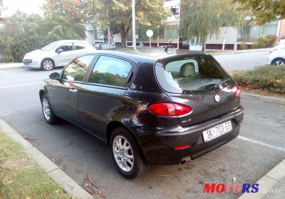 2004' Alfa Romeo 147 1,9 Jtd photo #2