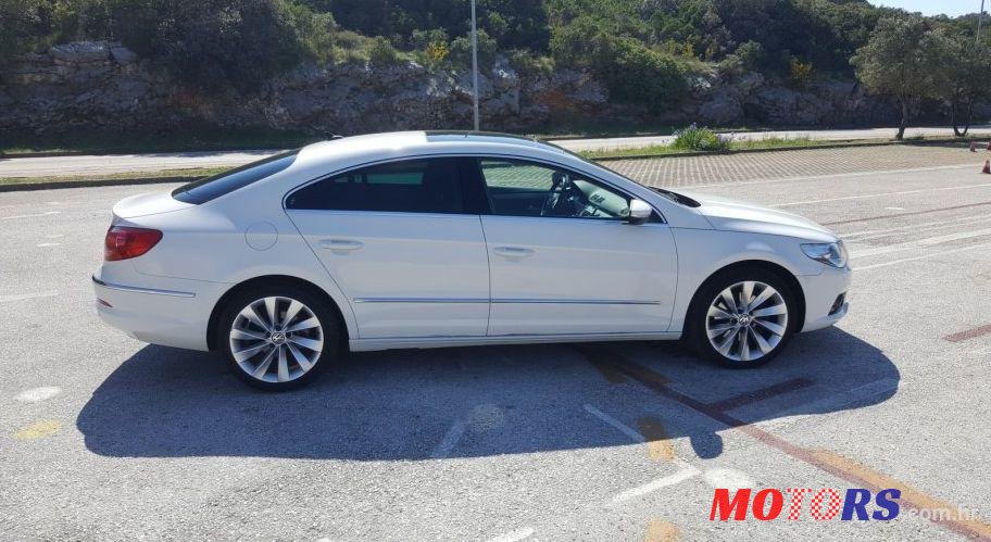 2011' Volkswagen Passat CC 2,0 Tdi photo #1