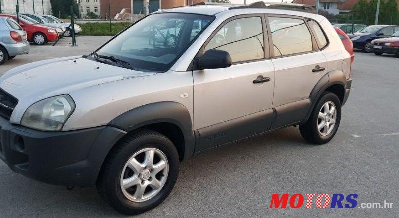 2006' Hyundai Tucson 2,0 Crdi Gls photo #1