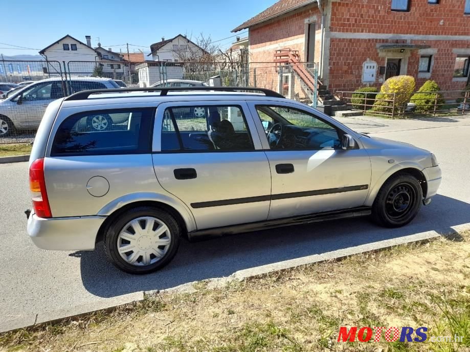 2001' Opel Astra Karavan photo #2