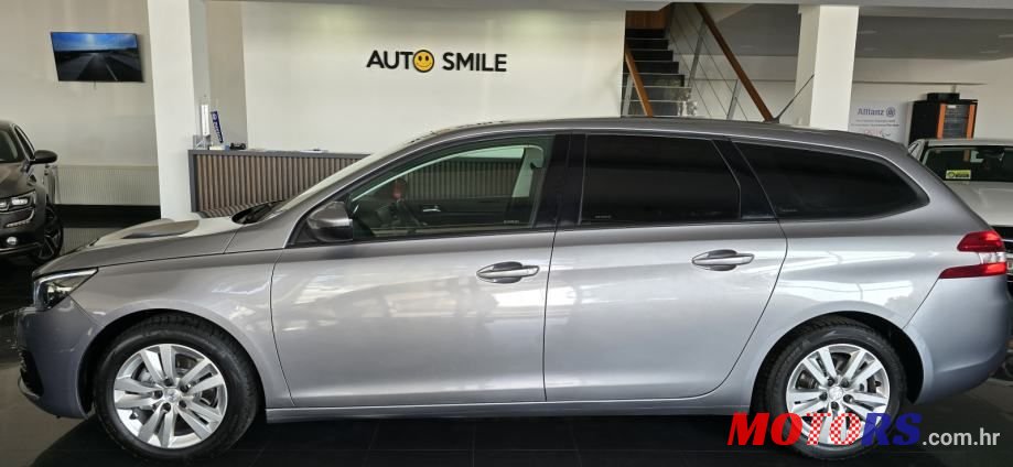 2020' Peugeot 308 Sw photo #2