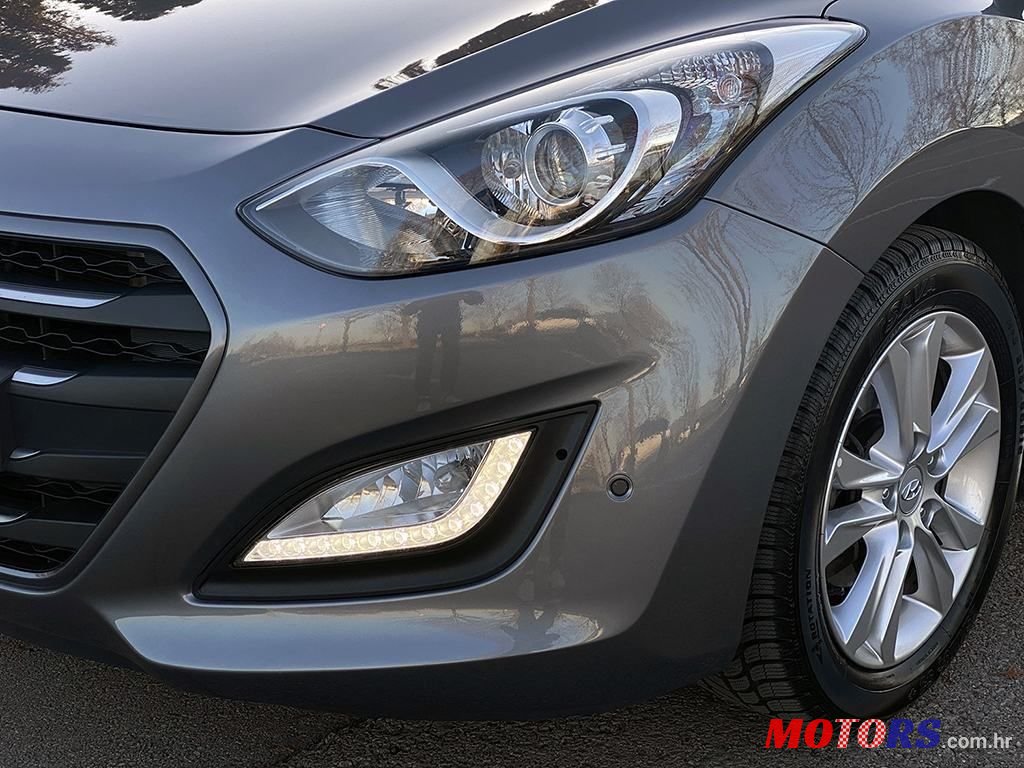 2014' Hyundai i30 Cw 1,6 Crdi photo #4