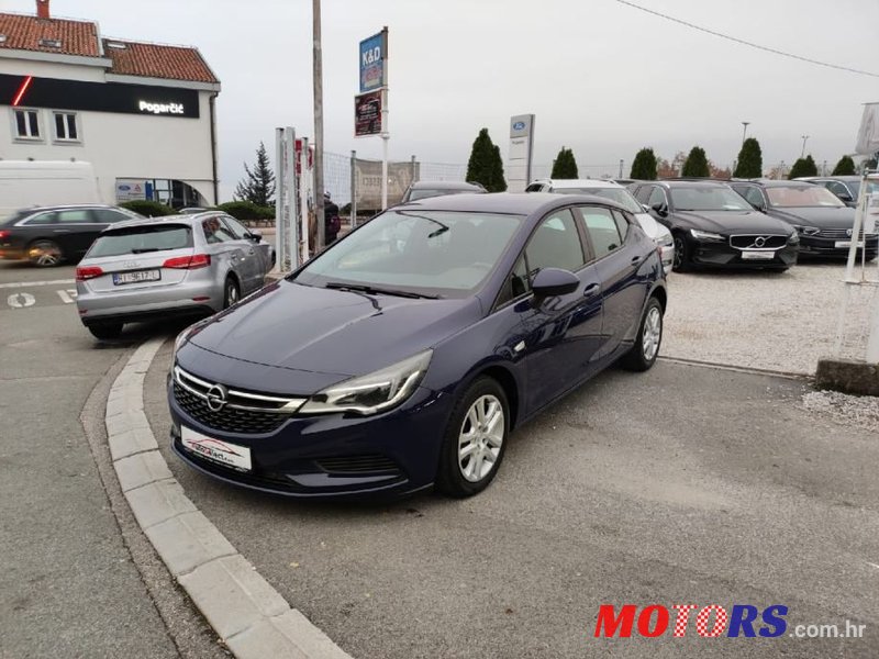 2018' Opel Astra 1.6 Cdti photo #1