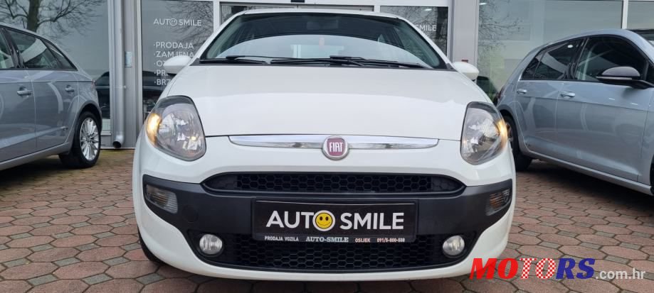 2011' Fiat Punto Evo photo #2