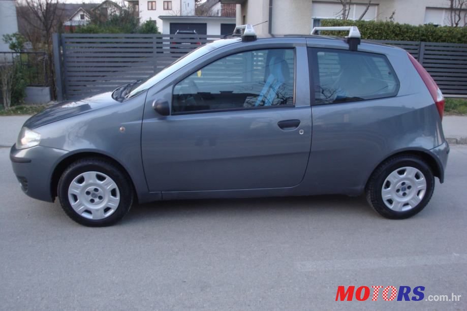 2004' Fiat Punto photo #1