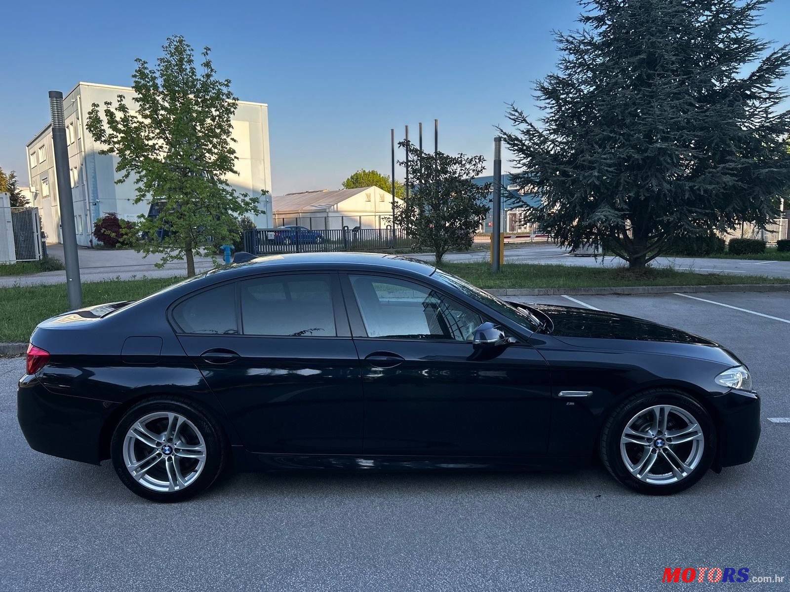 2015' BMW Serija 5 520D photo #6