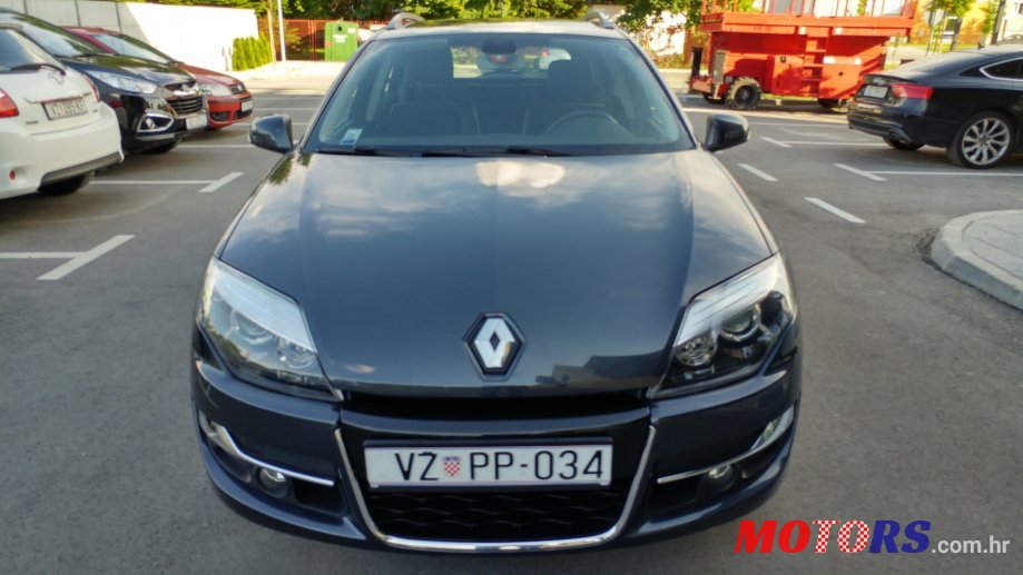 2011' Renault Laguna GandTour photo #2