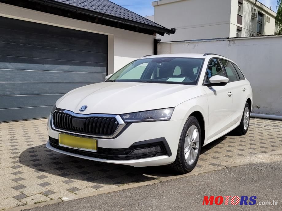 2021' Skoda Octavia Combi photo #2