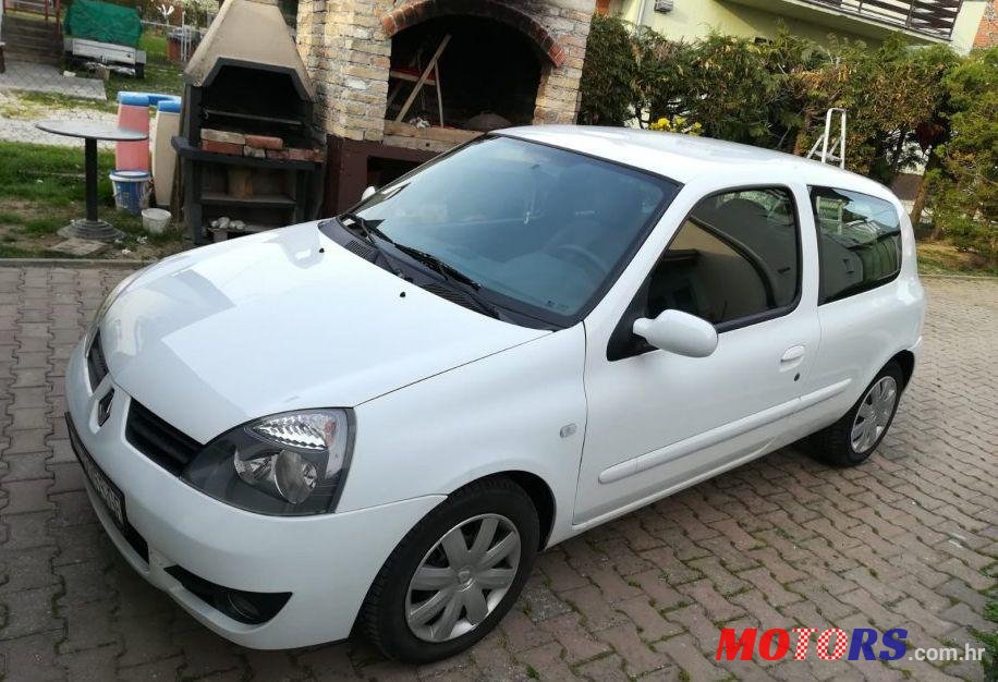 2008' Renault Clio 1,5 Dci photo #1
