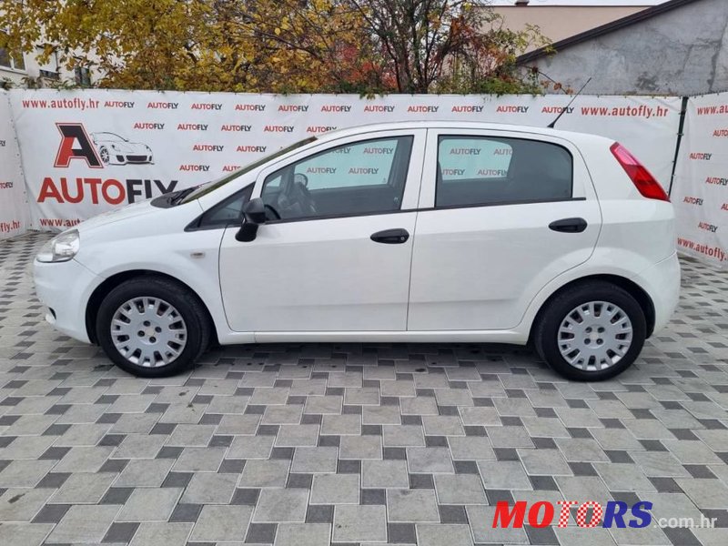 2012' Fiat Punto 1,4 8V photo #6