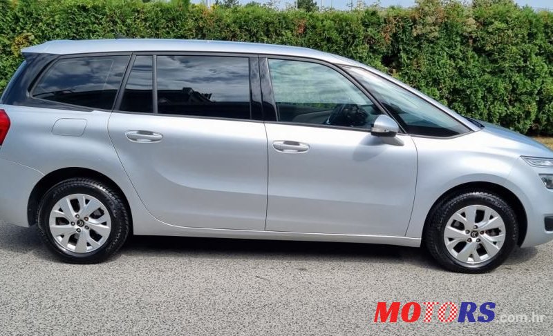 2015' Citroen C4 Grand Picasso photo #5