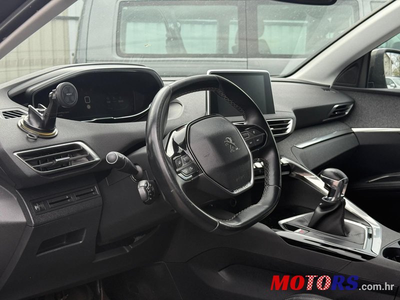 2018' Peugeot 3008 1,2 Puretech photo #4