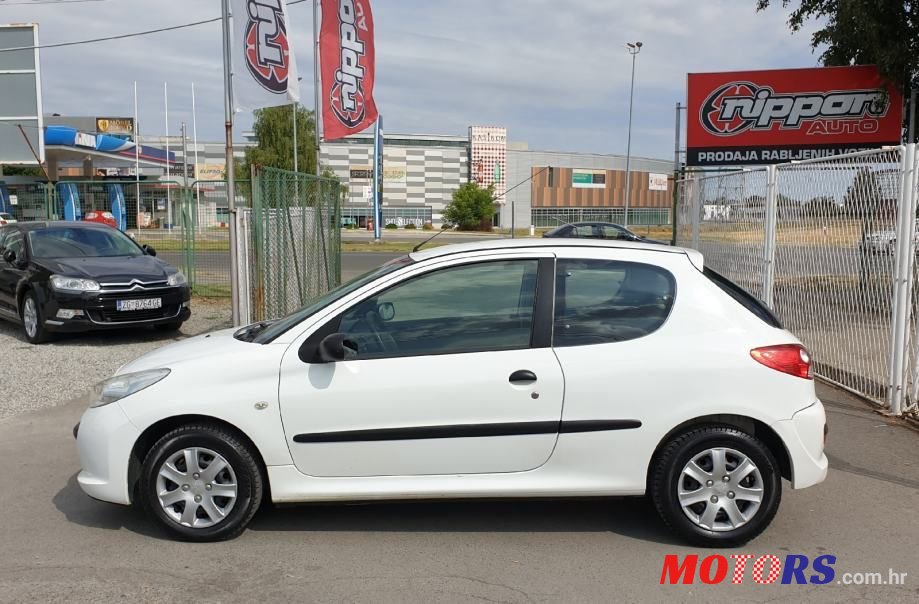 2010' Peugeot 206 photo #3