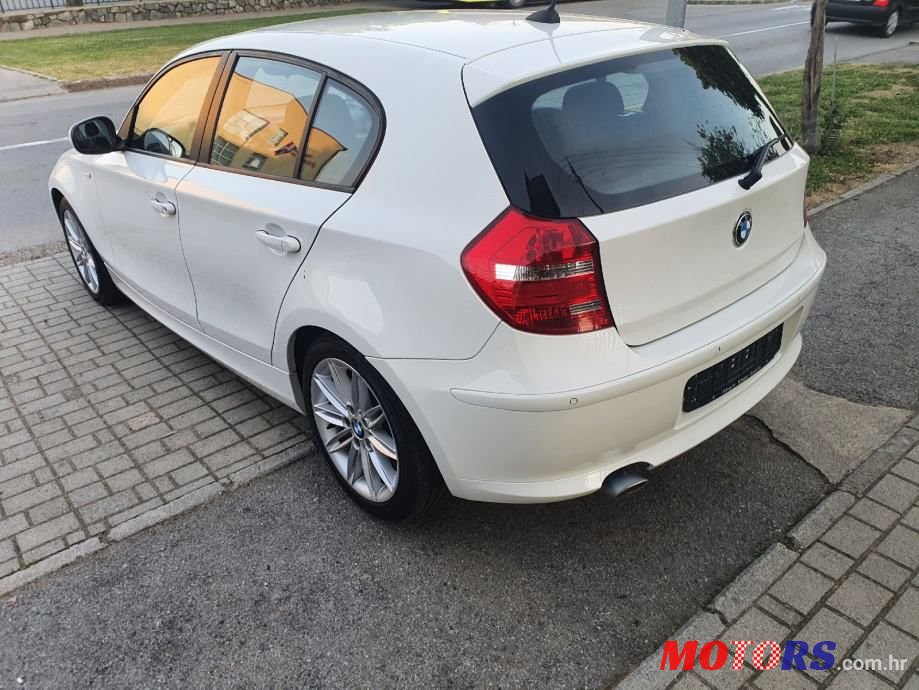 2010' BMW Serija 1 116D photo #3