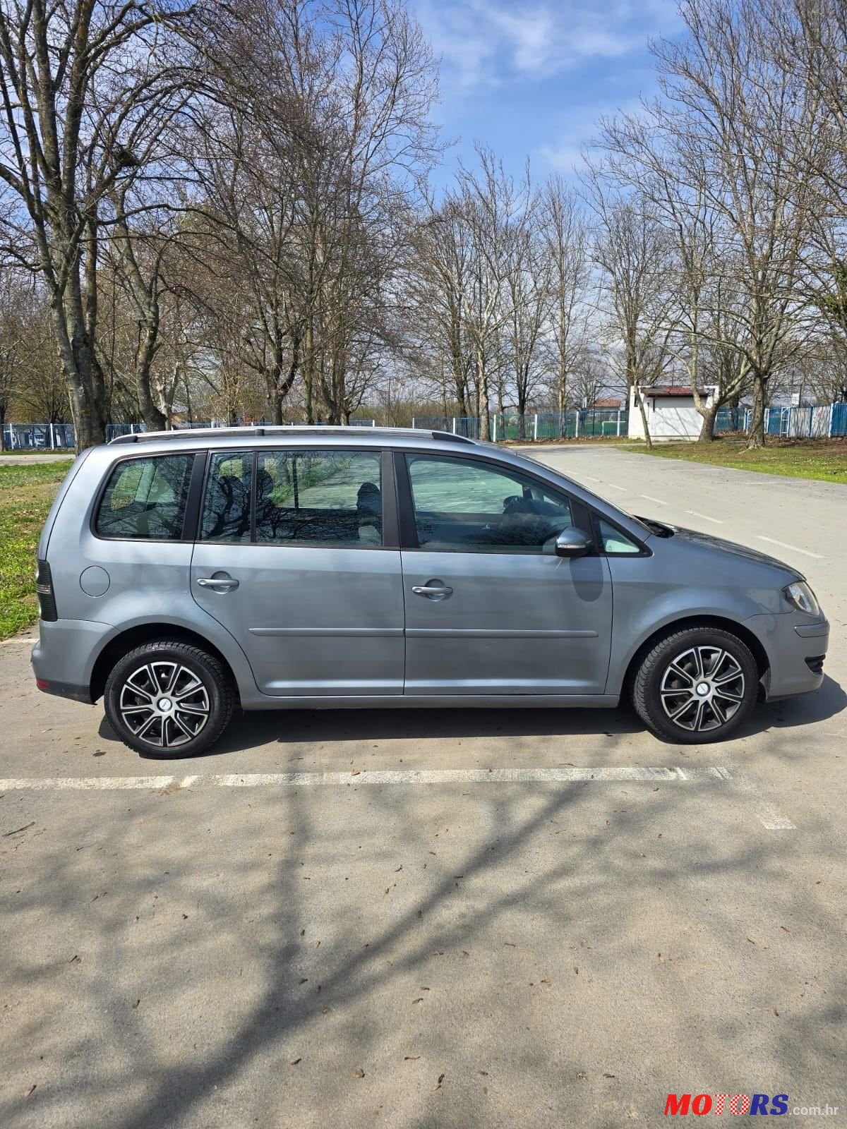 2009' Volkswagen Touran 1,9 Tdi photo #4
