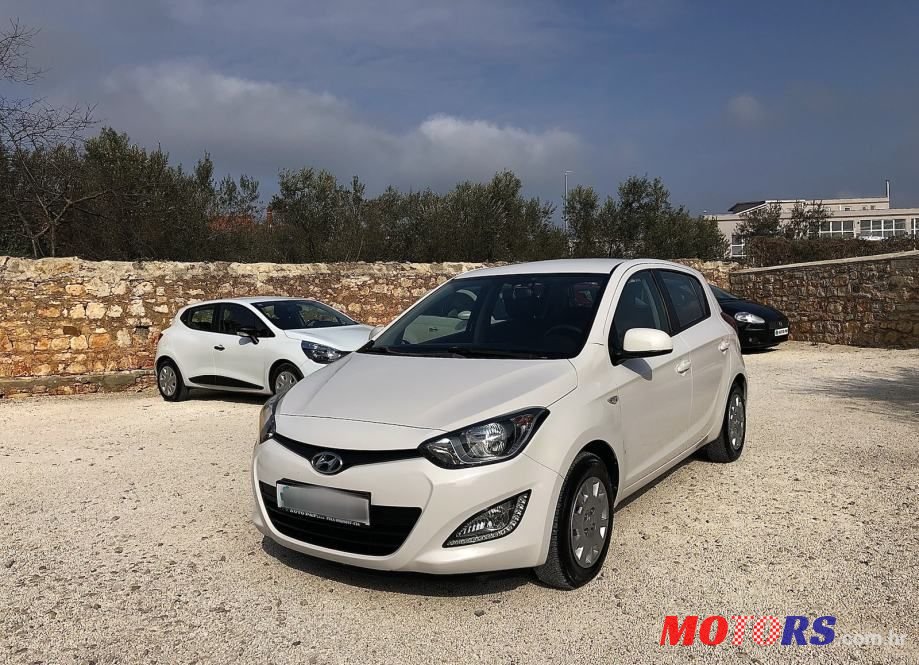 2013' Hyundai i20 photo #2