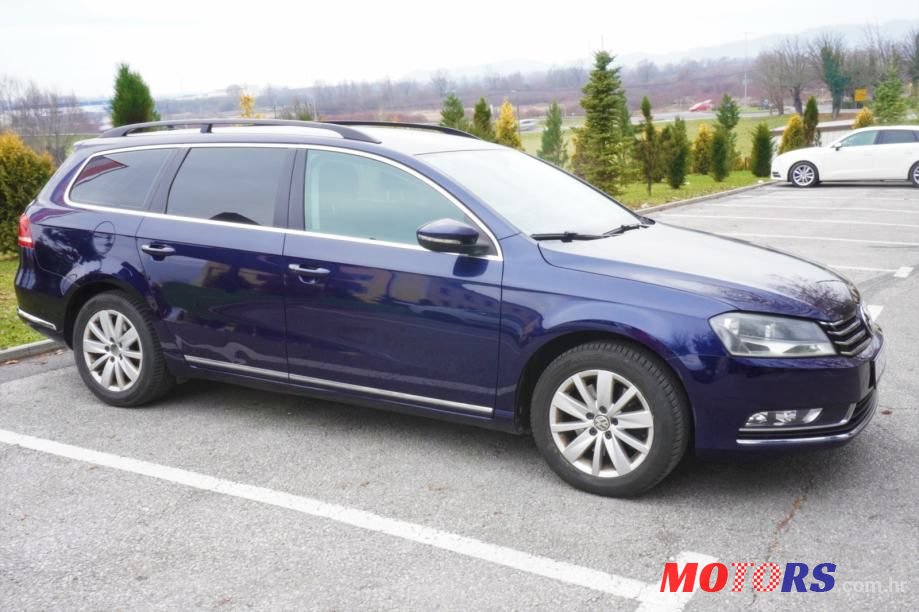 2011' Volkswagen Passat Variant photo #4