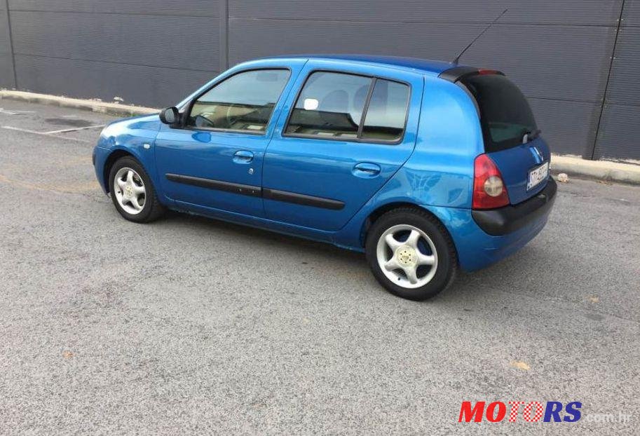 2002' Renault Clio 1,5 Dci photo #1