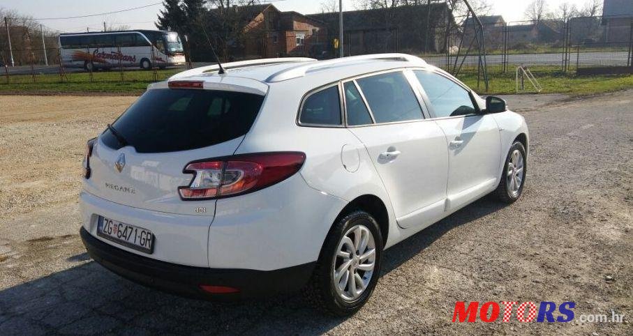 2015' Renault Megane Grandtour Dci photo #2
