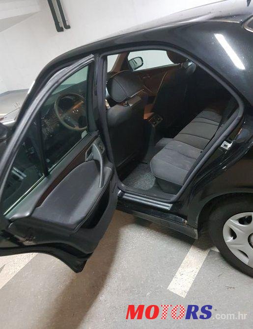 2000' Mercedes-Benz E-Klasa photo #1
