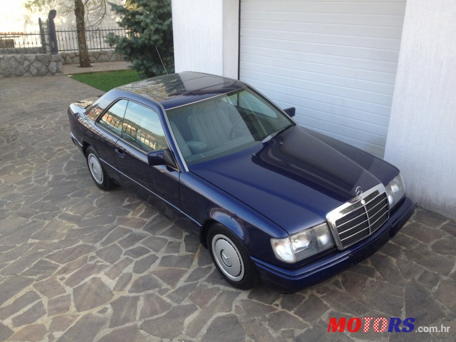 1989' Mercedes-Benz 230E photo #1