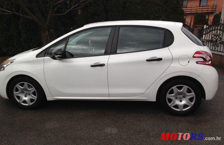 2013' Peugeot 208 1,4 Hdi photo #1