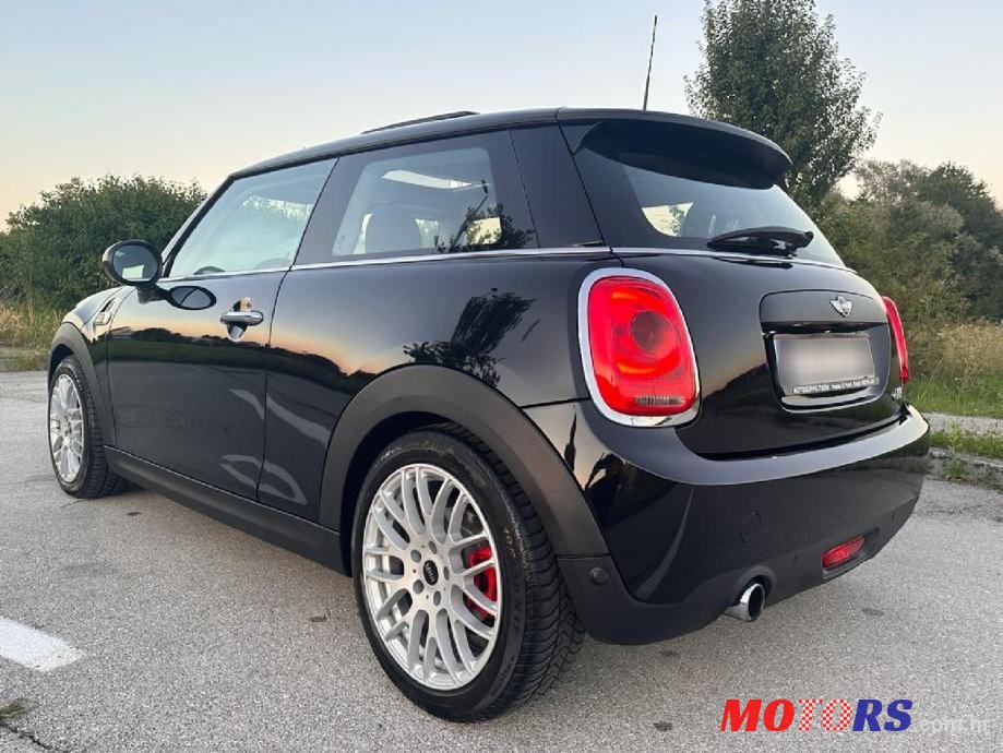 2017' MINI One F56 photo #5