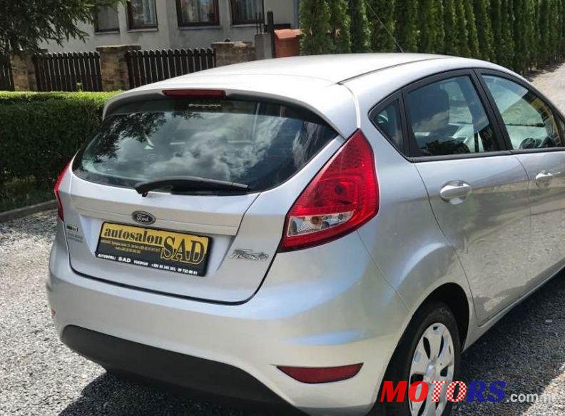 2010' Ford Fiesta 1,6 photo #1