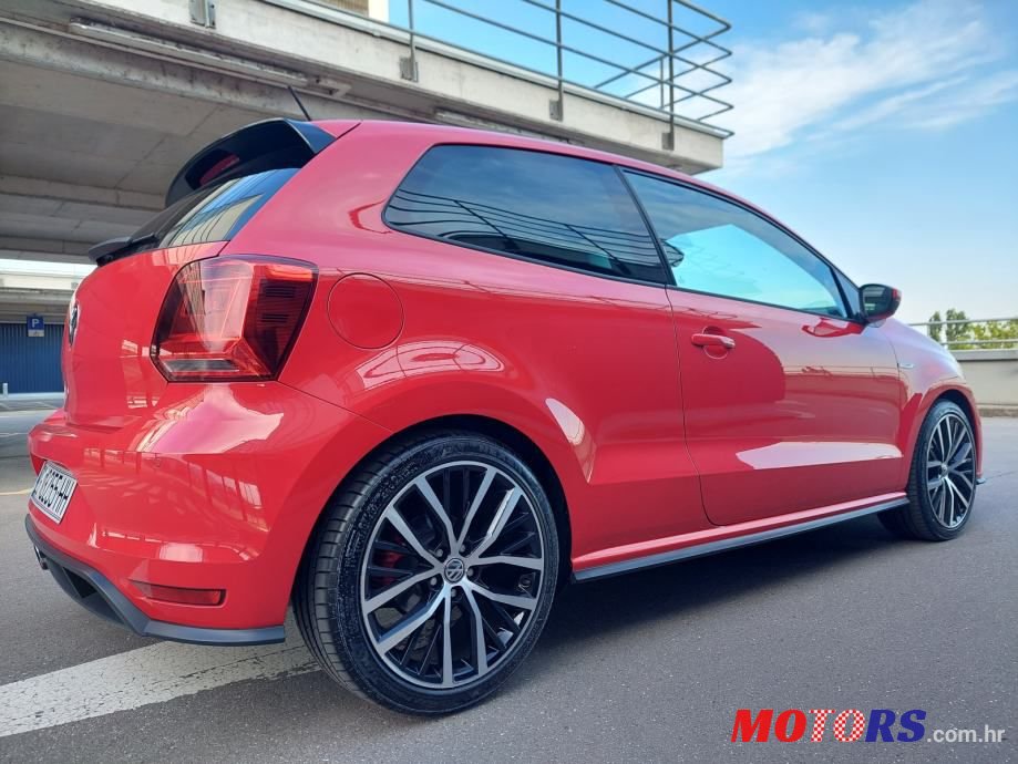 2015' Volkswagen Polo photo #5