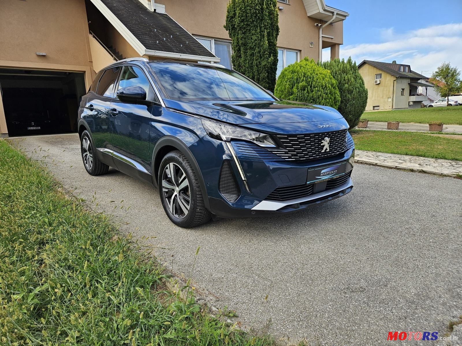 2020' Peugeot 3008 1,5 Bluehdi photo #1
