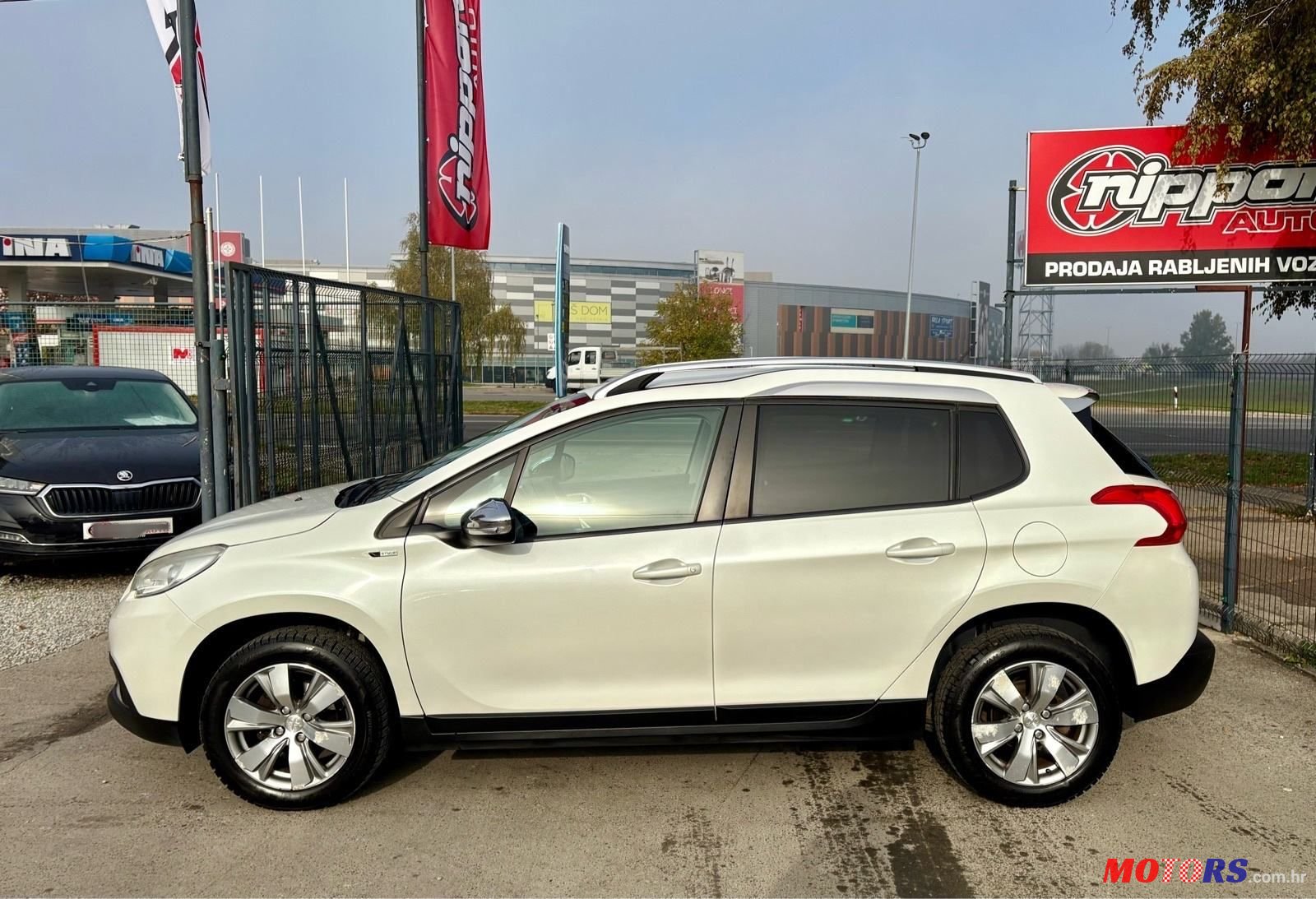 2015' Peugeot 2008 1,2 photo #3