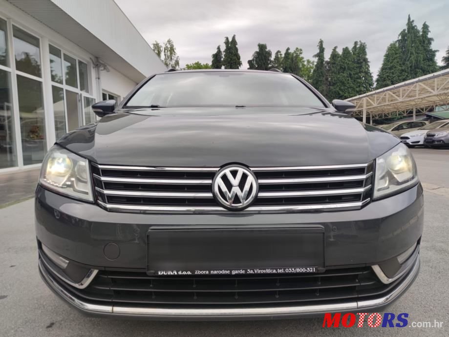 2012' Volkswagen Passat Variant photo #2