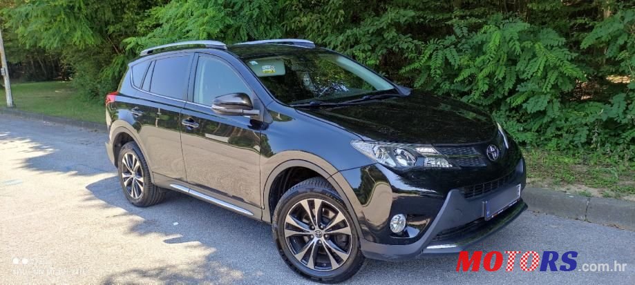2015' Toyota RAV4 photo #5