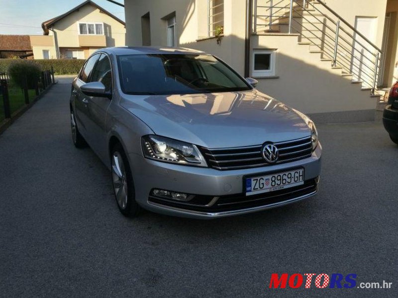 2011' Volkswagen Passat photo #1