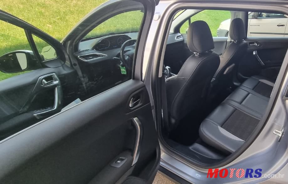 2014' Peugeot 2008 1,6 E-Hdi photo #3