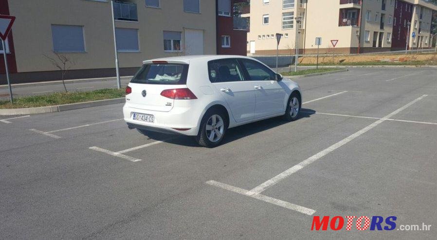 2013' Volkswagen Golf VII 1,6 Tdi Bmt photo #2