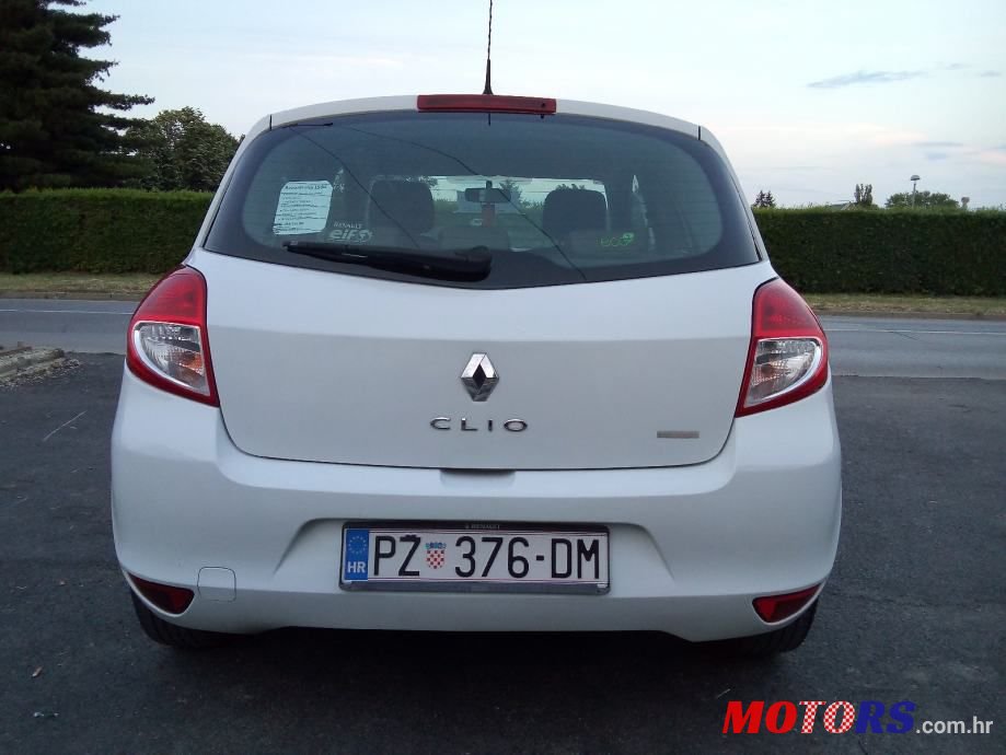 2010' Renault Clio 1,5 Dci photo #2