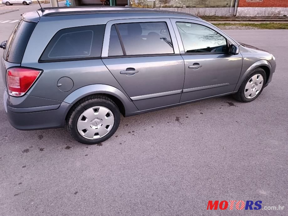 2007' Opel Astra Karavan photo #5