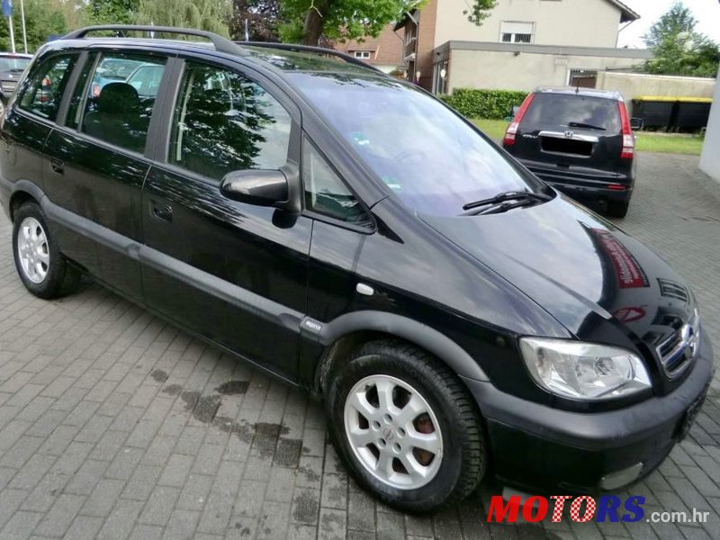 2004' Opel Zafira 2,0 Dti photo #1