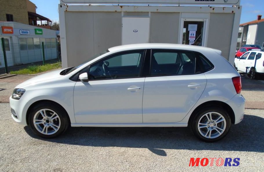 2016' Volkswagen Polo photo #1