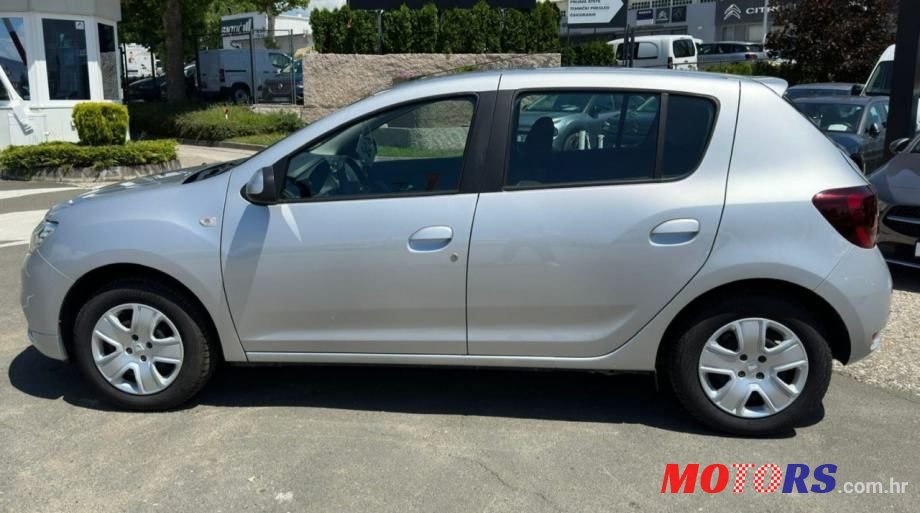 2018' Dacia Sandero Laureate photo #4