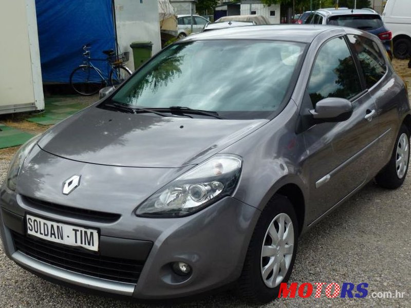 2010' Renault Clio 1,5 Dci photo #1