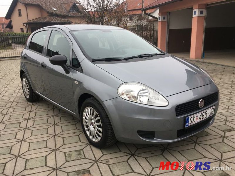 2012' Fiat Grande Punto 1,3 Jtd photo #1