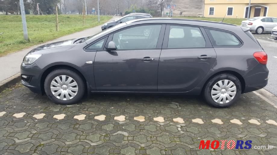 2016' Opel Astra Karavan photo #4